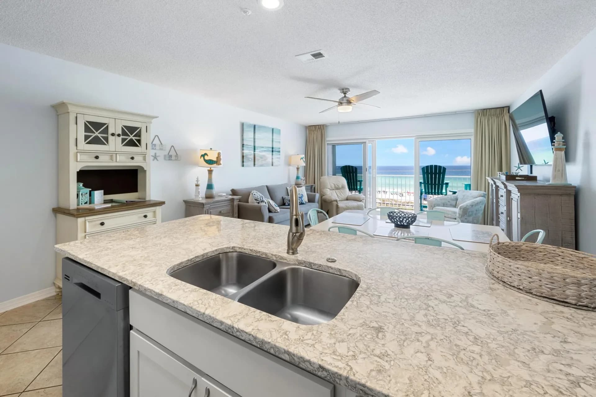 Maravilla 2412 - Top Floor remodeled unit with great gulf view & Free Beach Service