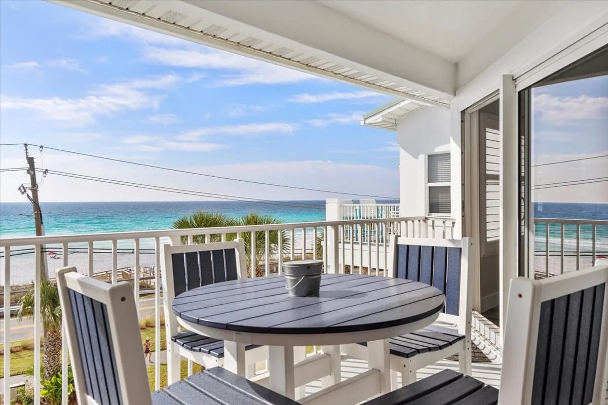 Newly Updated Beachfront Condo - Top Floor