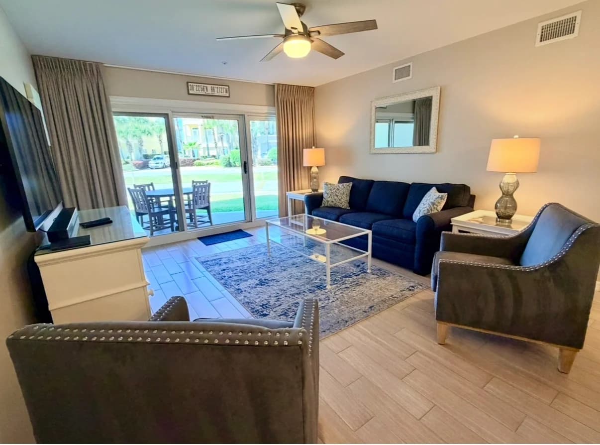 Convenient Updated Ground Floor Unit. 2 Bedrooms/2 Bathrooms